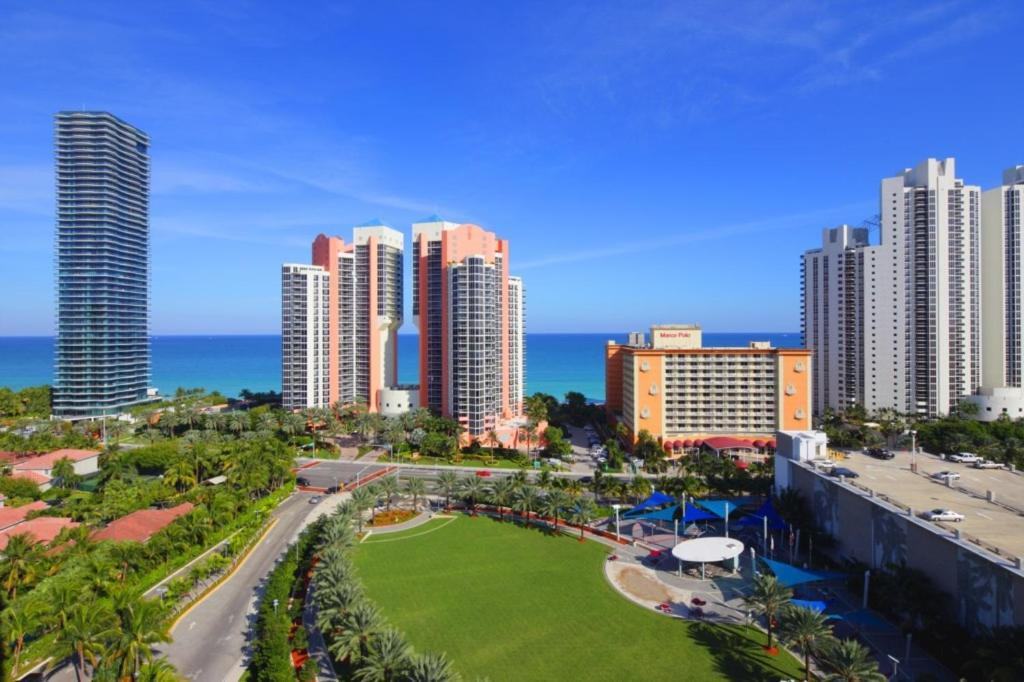 Ocean Reserve Luxury Condos Across From Sunny Isles Beach Miami Beach Bagian luar foto