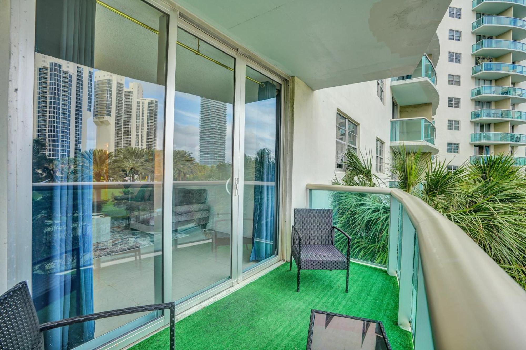 Ocean Reserve Luxury Condos Across From Sunny Isles Beach Miami Beach Bagian luar foto