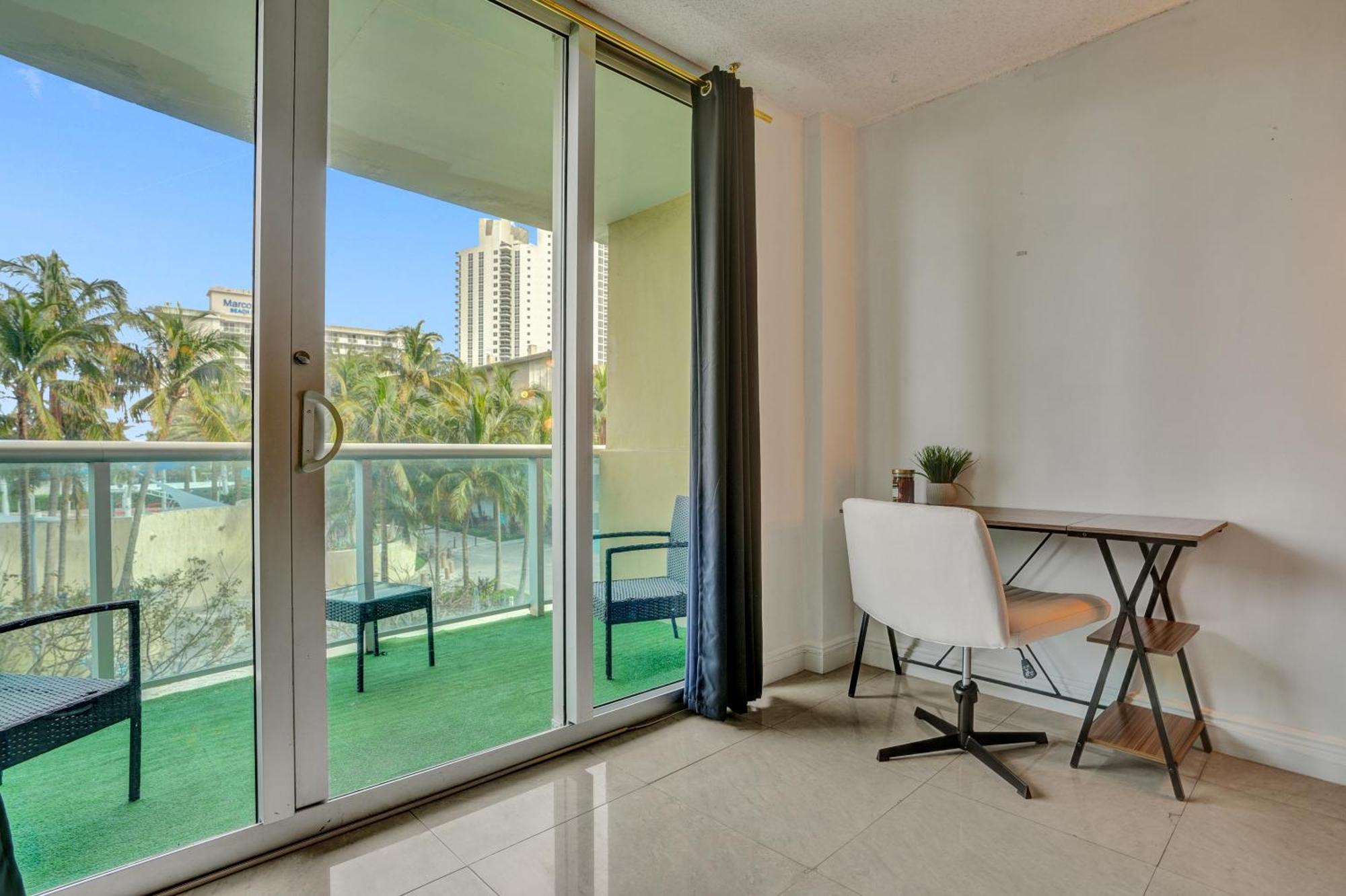 Ocean Reserve Luxury Condos Across From Sunny Isles Beach Miami Beach Bagian luar foto