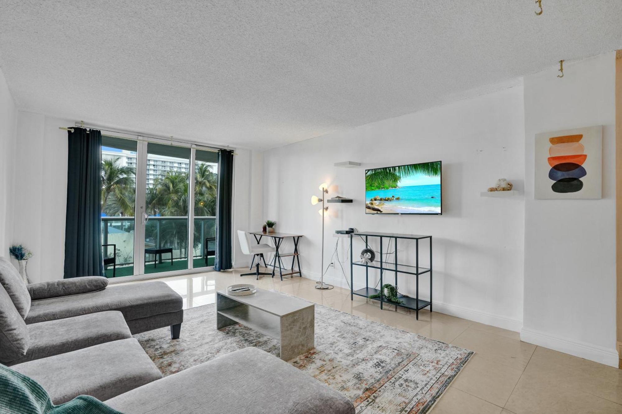 Ocean Reserve Luxury Condos Across From Sunny Isles Beach Miami Beach Bagian luar foto