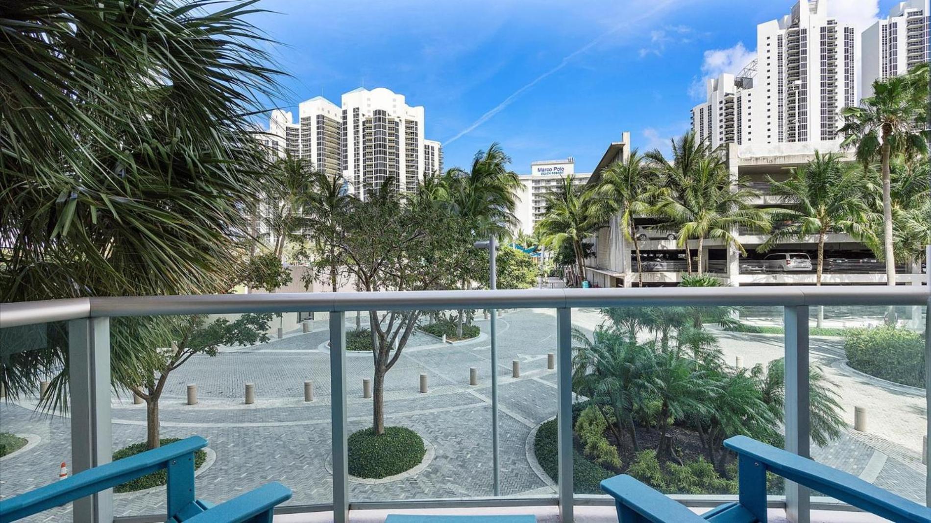 Ocean Reserve Luxury Condos Across From Sunny Isles Beach Miami Beach Ruang foto