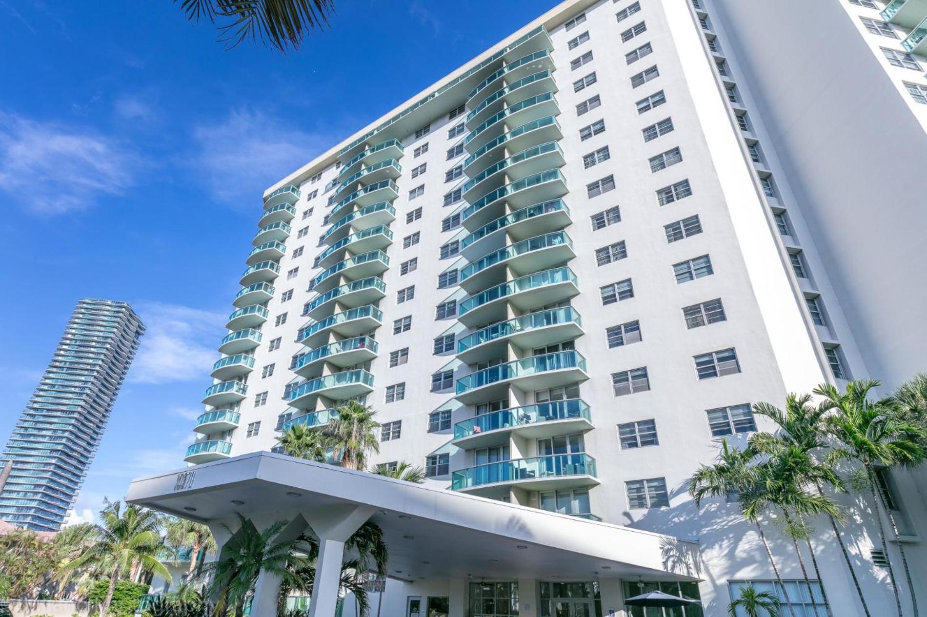 Ocean Reserve Luxury Condos Across From Sunny Isles Beach Miami Beach Bagian luar foto